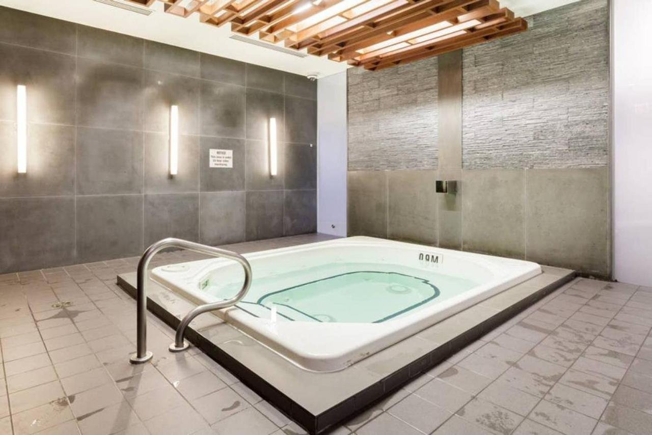 Villa Stunning Views Of Downtown - Luxury High Rise With King Bed! à Toronto Extérieur photo
