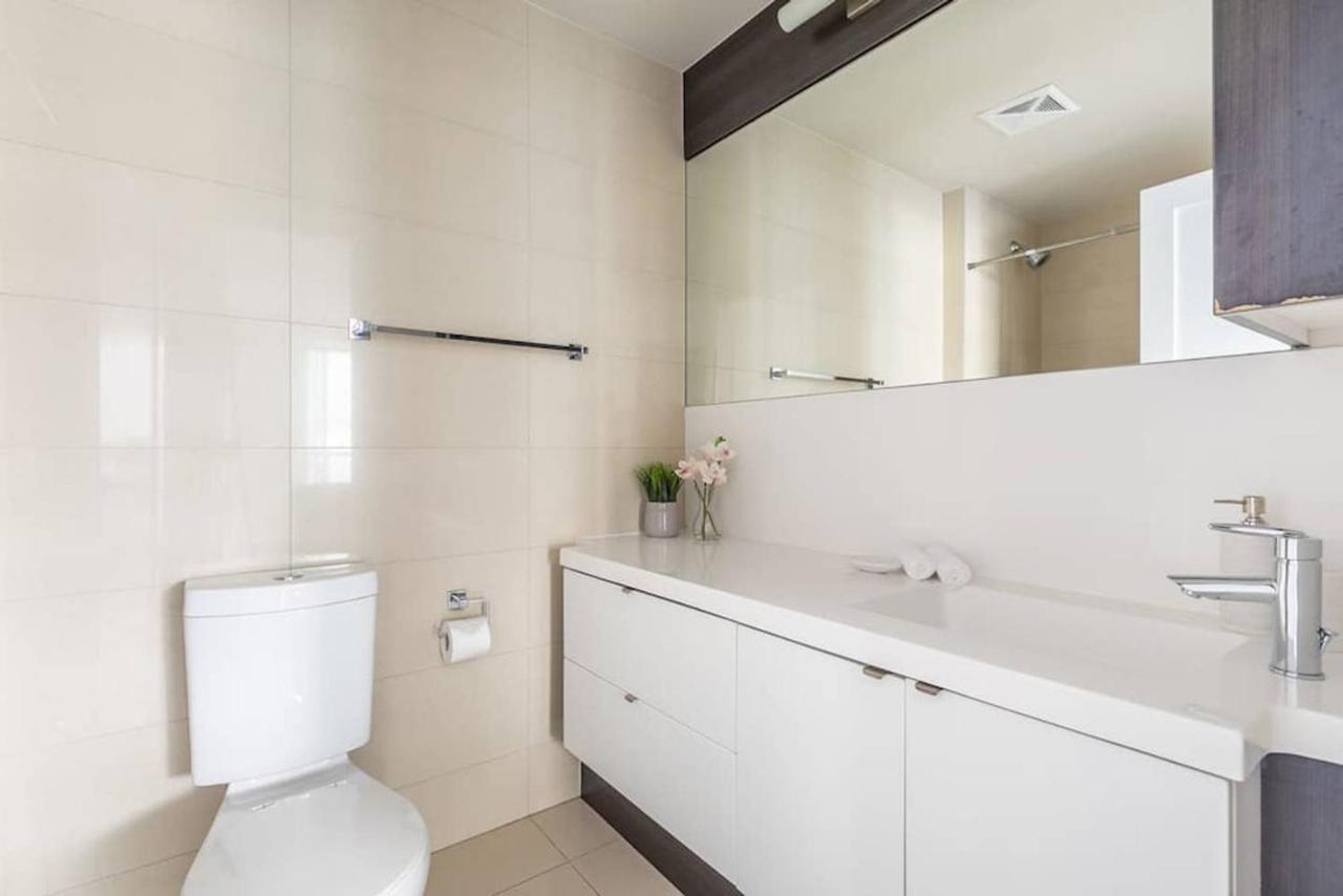 Villa Stunning Views Of Downtown - Luxury High Rise With King Bed! à Toronto Extérieur photo